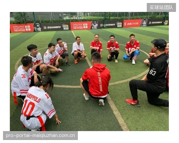 库拉索全旅欧阵容带来战术执行力优势,源自荷兰的同源战术体系是其最大默契保障。 库拉索全旅欧阵容带来战术执行力优势,源自荷兰的同源战术体系是其最大默契保障。